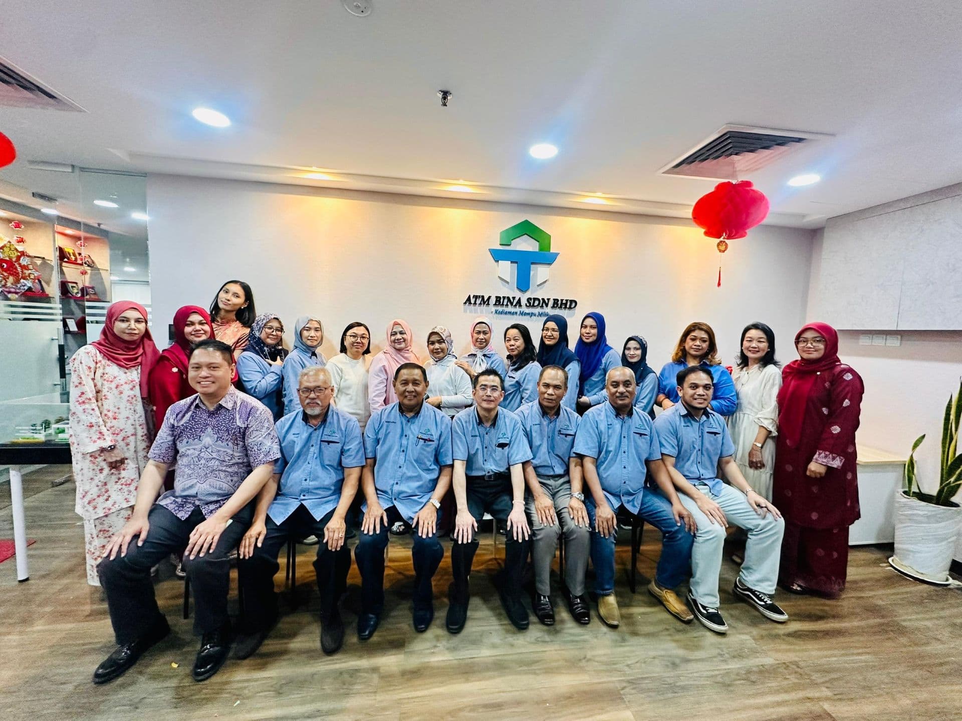 Profil Syarikat 4 company group photo2